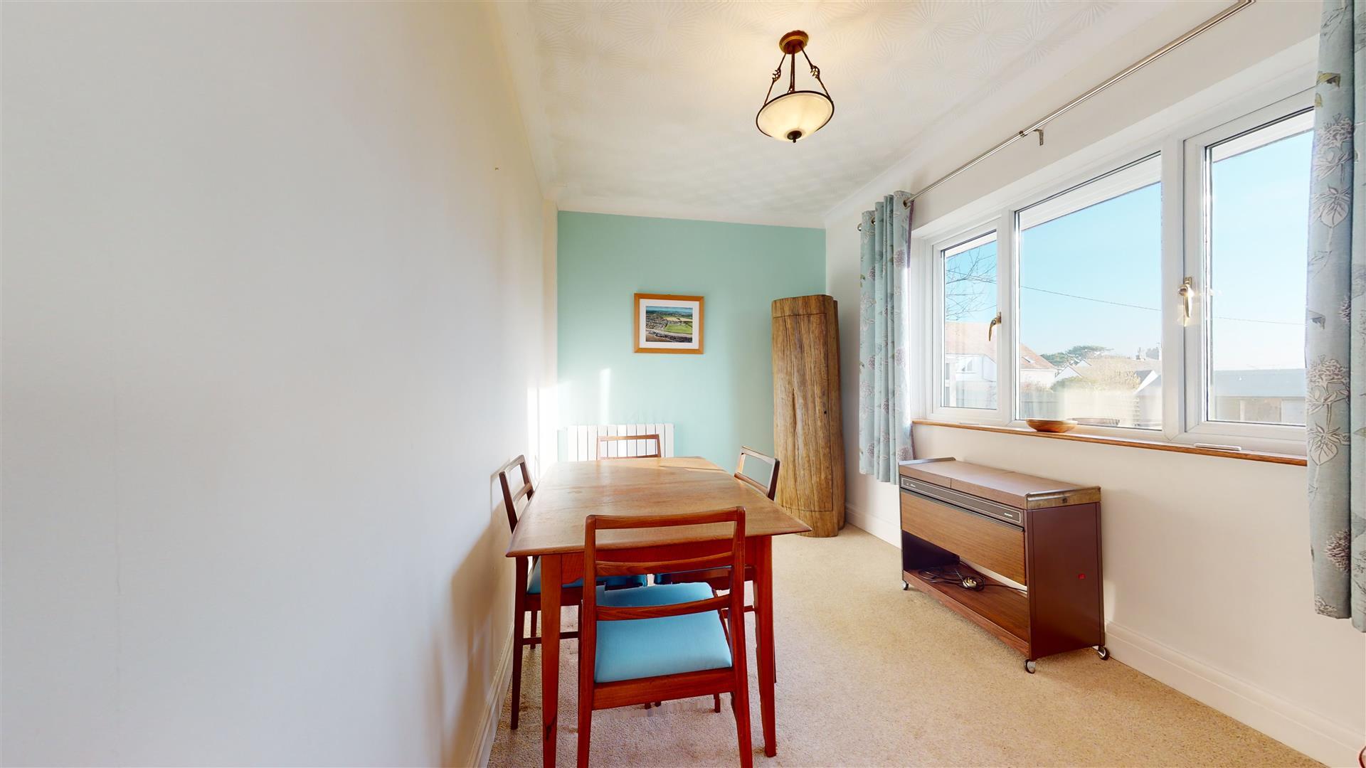 SOUTH ROAD, SULLY, PENARTH Jeffrey Ross Estate Agents